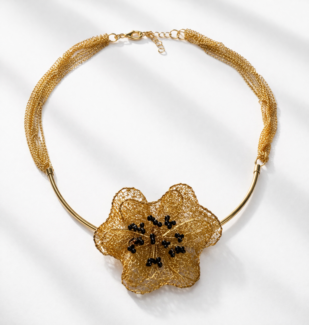 Noir Bloom Pendant Necklace