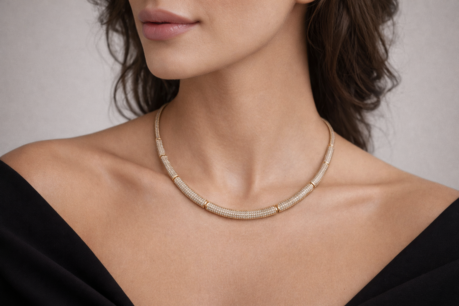 Eterna Arc Necklace