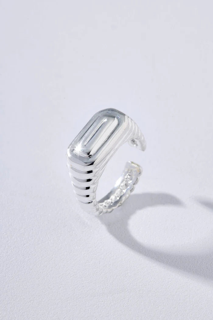 Lumier Phalanx Ring