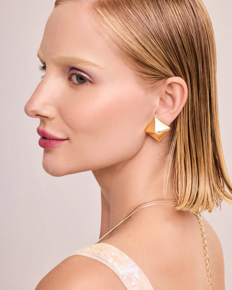 Quantum L Earring