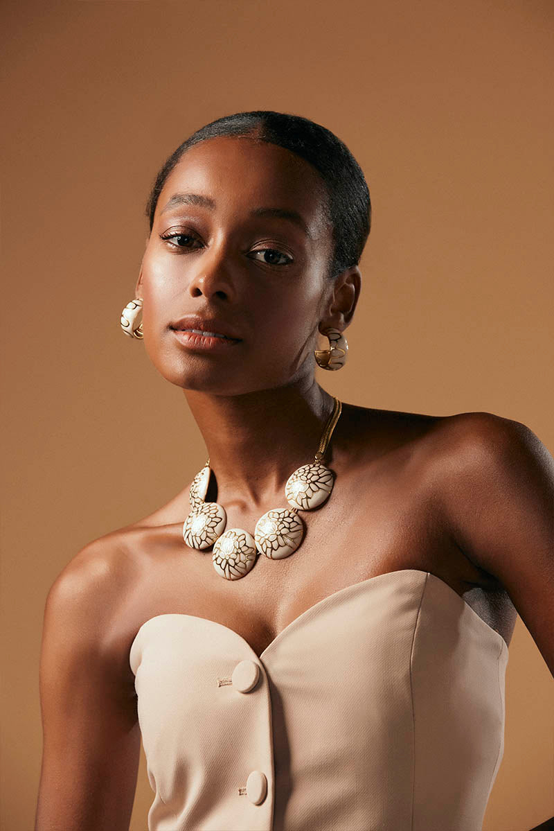 Manaca Medallion Necklace