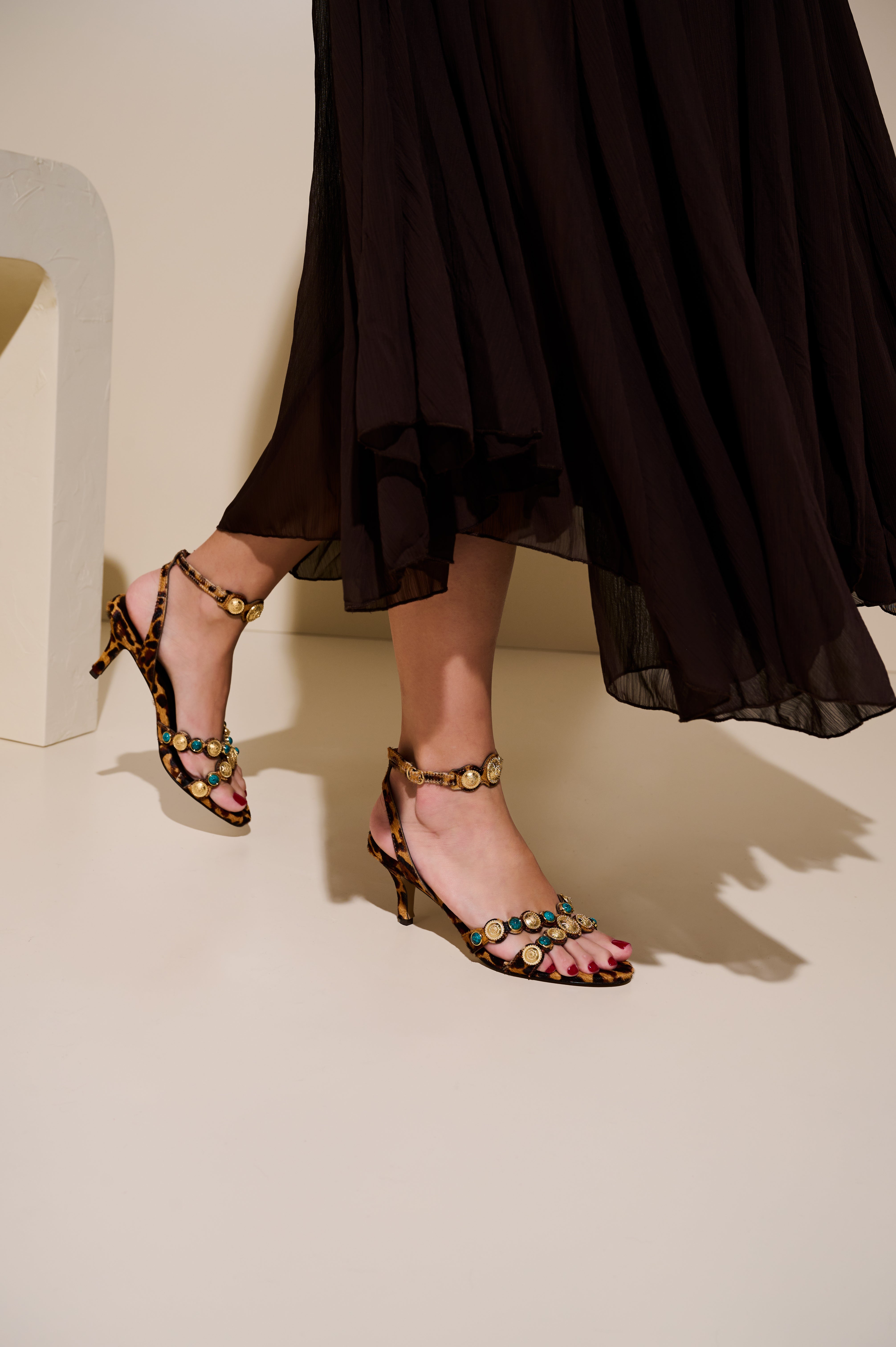 Viva Medallion Sandal
