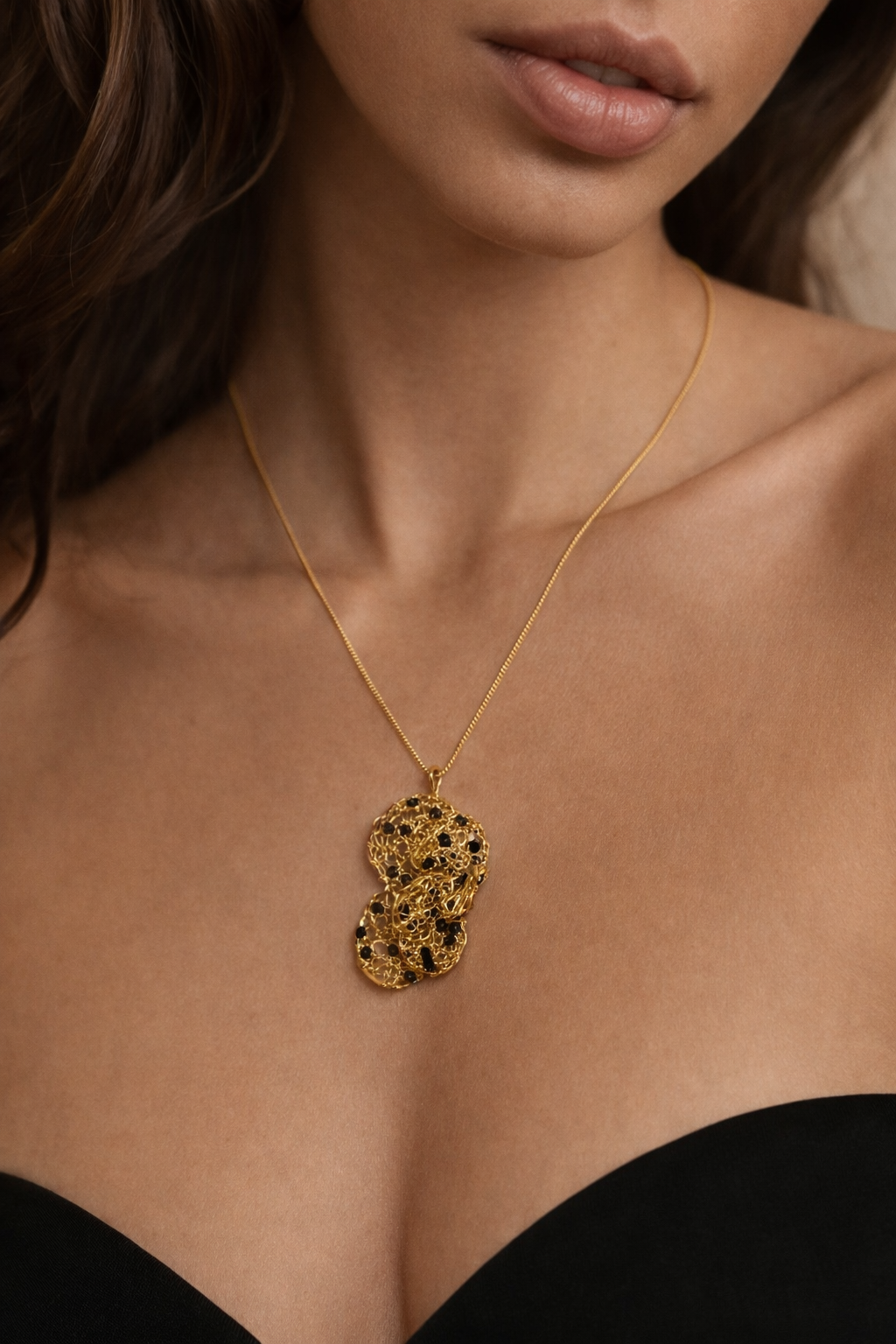 Noir Bloom Pendant Necklace