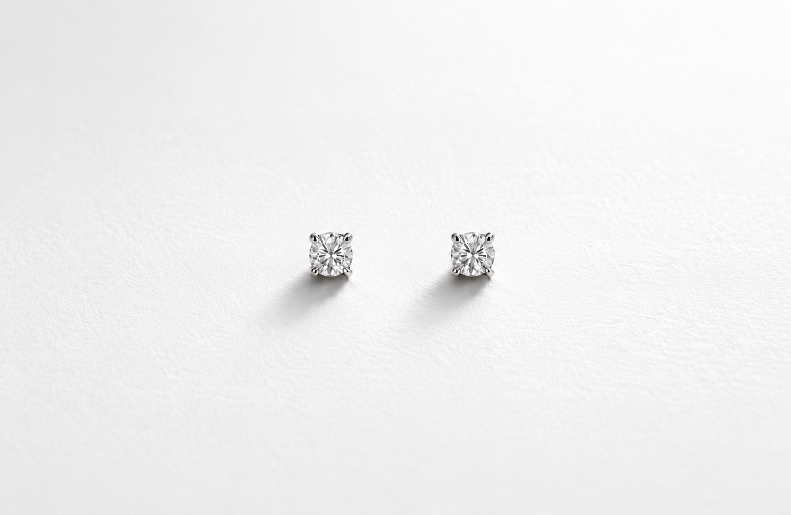Lumera Point Studs