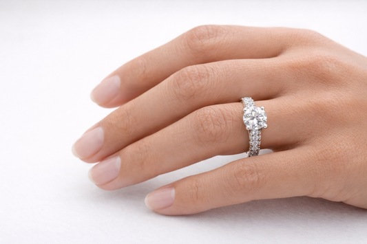 Lumera Crownline Ring