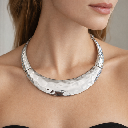 Lunar Contour Collar