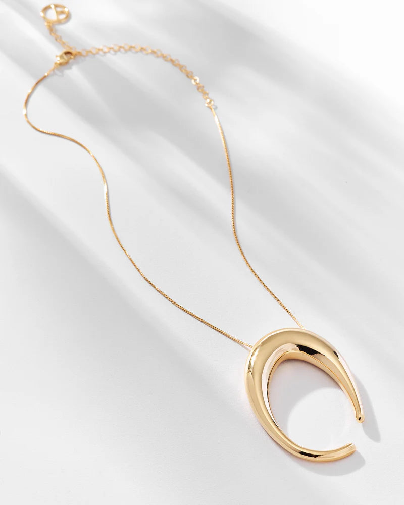 Savia Necklace